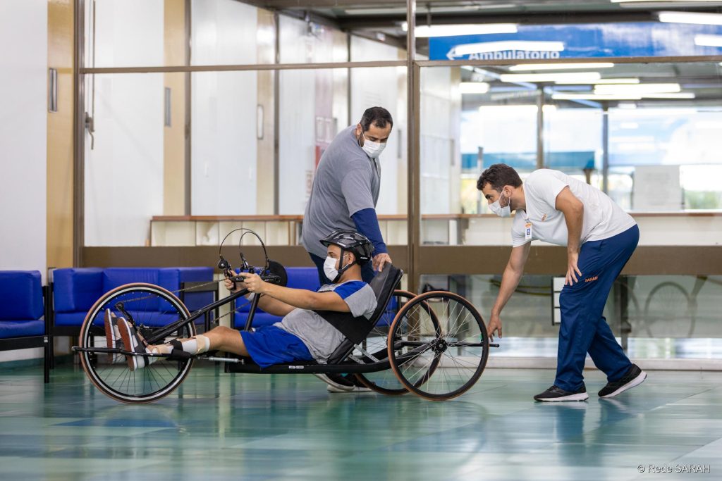 Aluno participando de uma atividade do Programa de Estágio da Rede SARAH