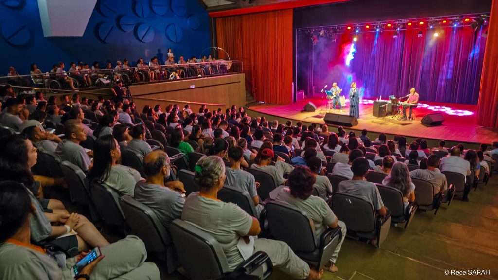 Público do Teatro SARAH Brasília assistindo à apresentação Público do Teatro SARAH Brasília assistindo à apresentação