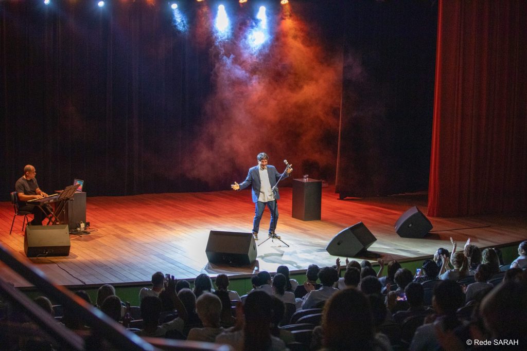 Biafra e o maestro Leandro Campanate no Teatro SARAH