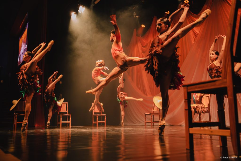 Companhia Bailarinos de Brasília no palco do SARAH Companhia Bailarinos de Brasília no palco do SARAH