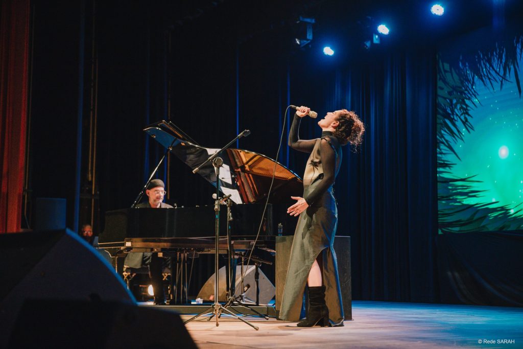 Letícia Sabatella e Paulo Braga no palco do SARAH Letícia Sabatella e Paulo Braga no palco do SARAH