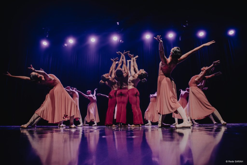 Bailarinos da Companhia de Bailarinos de Brasília se apresentam no Palco do SARAH Bailarinos da Companhia de Bailarinos de Brasília se apresentam no Palco do SARAH
