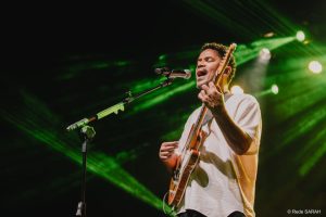 Alexandre Carlo canta no palco do SARAH Alexandre Carlo canta no palco do SARAH
