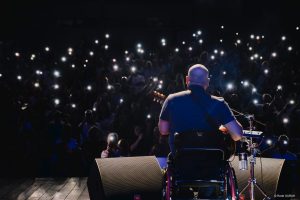 Herbert Vianna no palco do SARAH Herbert Vianna no palco do SARAH durante "Laterna dos afogados"