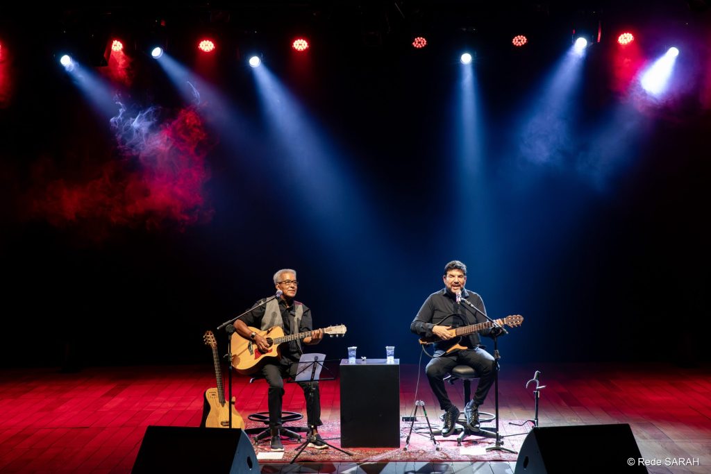 Michael Sullivan e Tião no palco do Sarah.